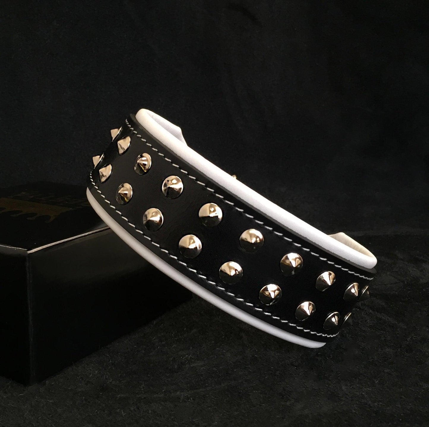Bestia "Boston" Dog Collar | Handcrafted European Leather - A Horizon Dawn